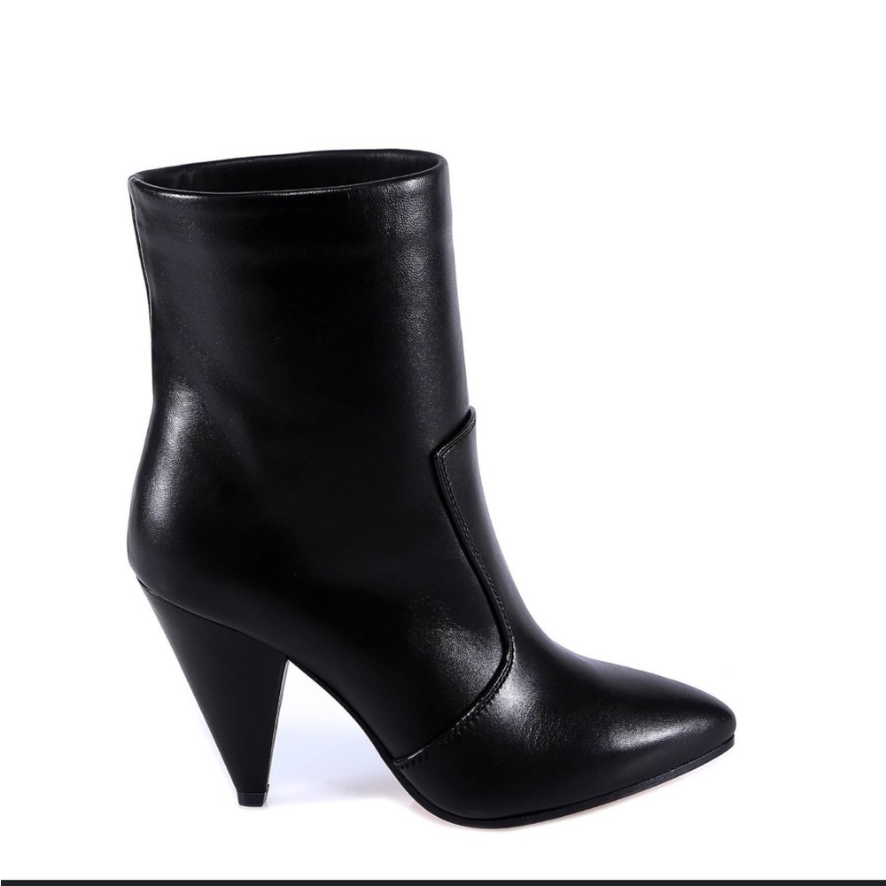 Stuart Weitzman atomic Slip on boots size 7 black